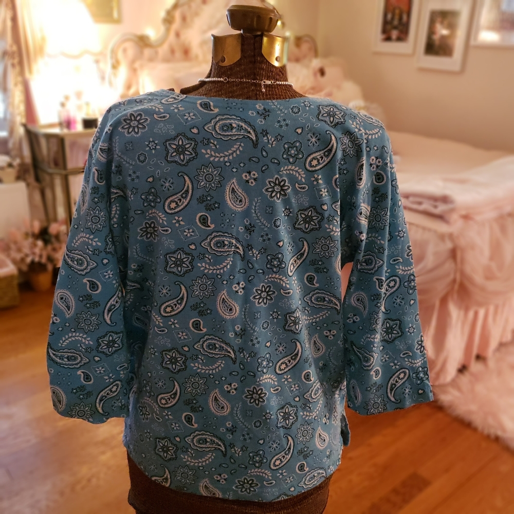 Bandana Pattern Top - Picture 2 of 3